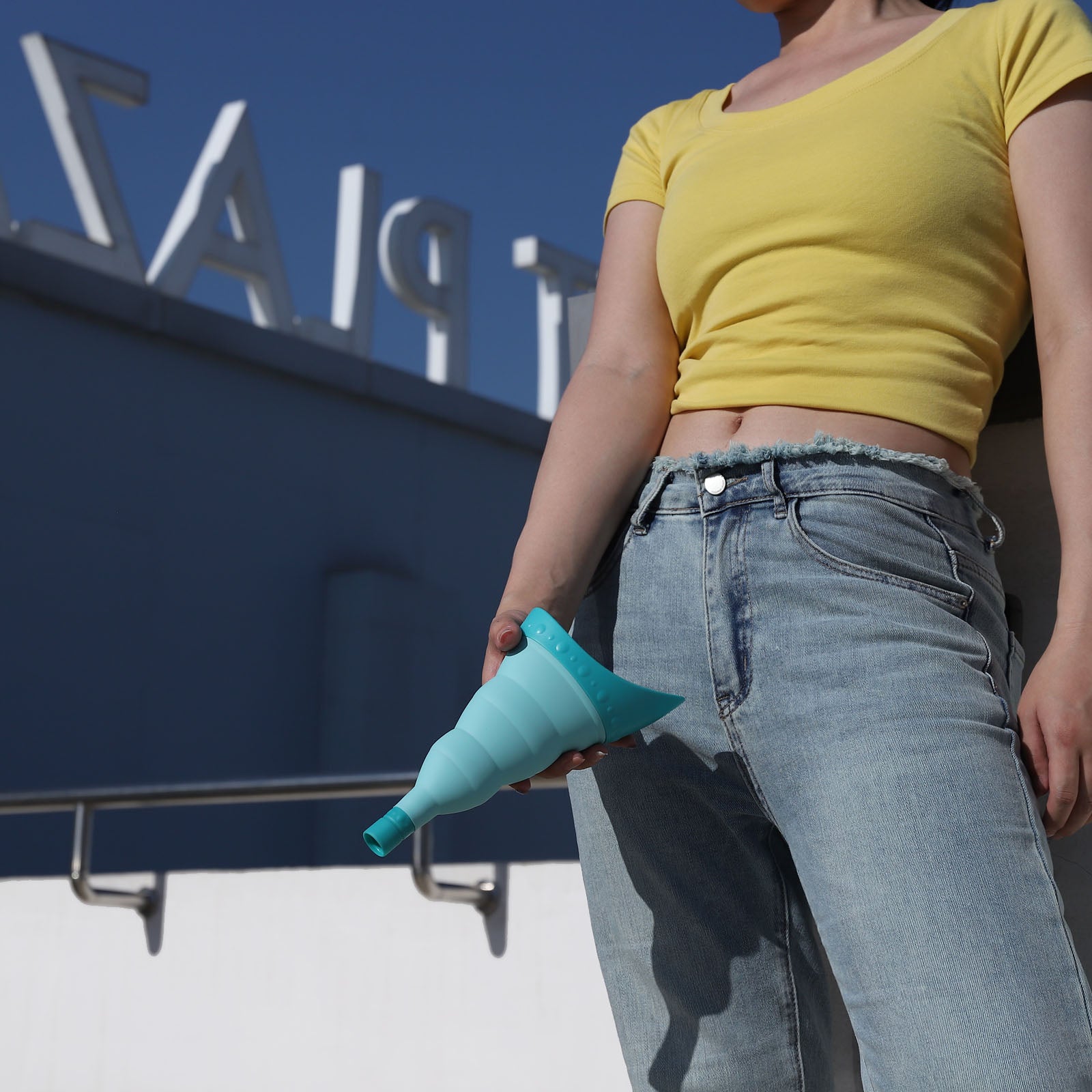 Pee Conch Foldable Female Urinal Device Portable Urinal for Women Pee Funnel for Women Travel, She Pee Cup for Women, Stand to Pee Reusable Womens Urinal Funnel with Tube and Case